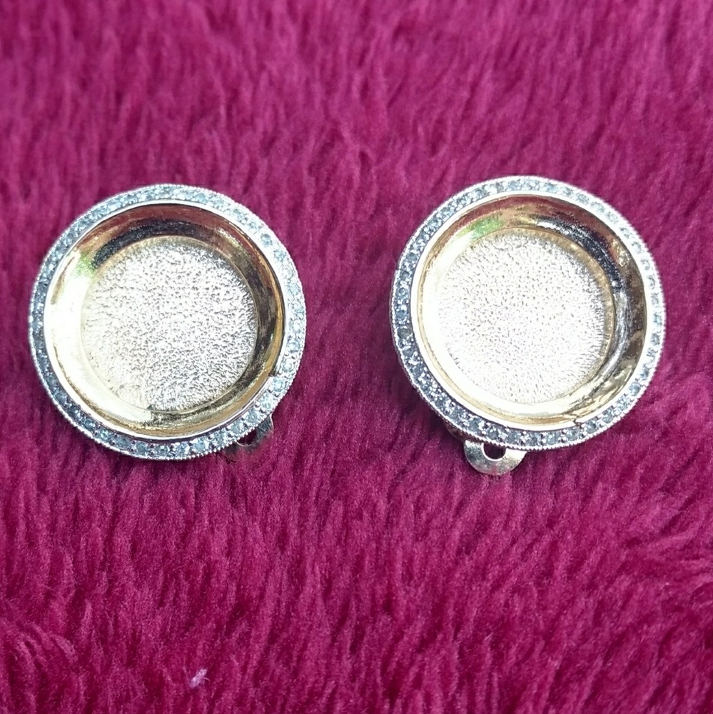 Vintage Nettie Rosenstein Clip-On Earrings